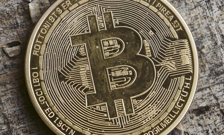 how to trade bitcoin